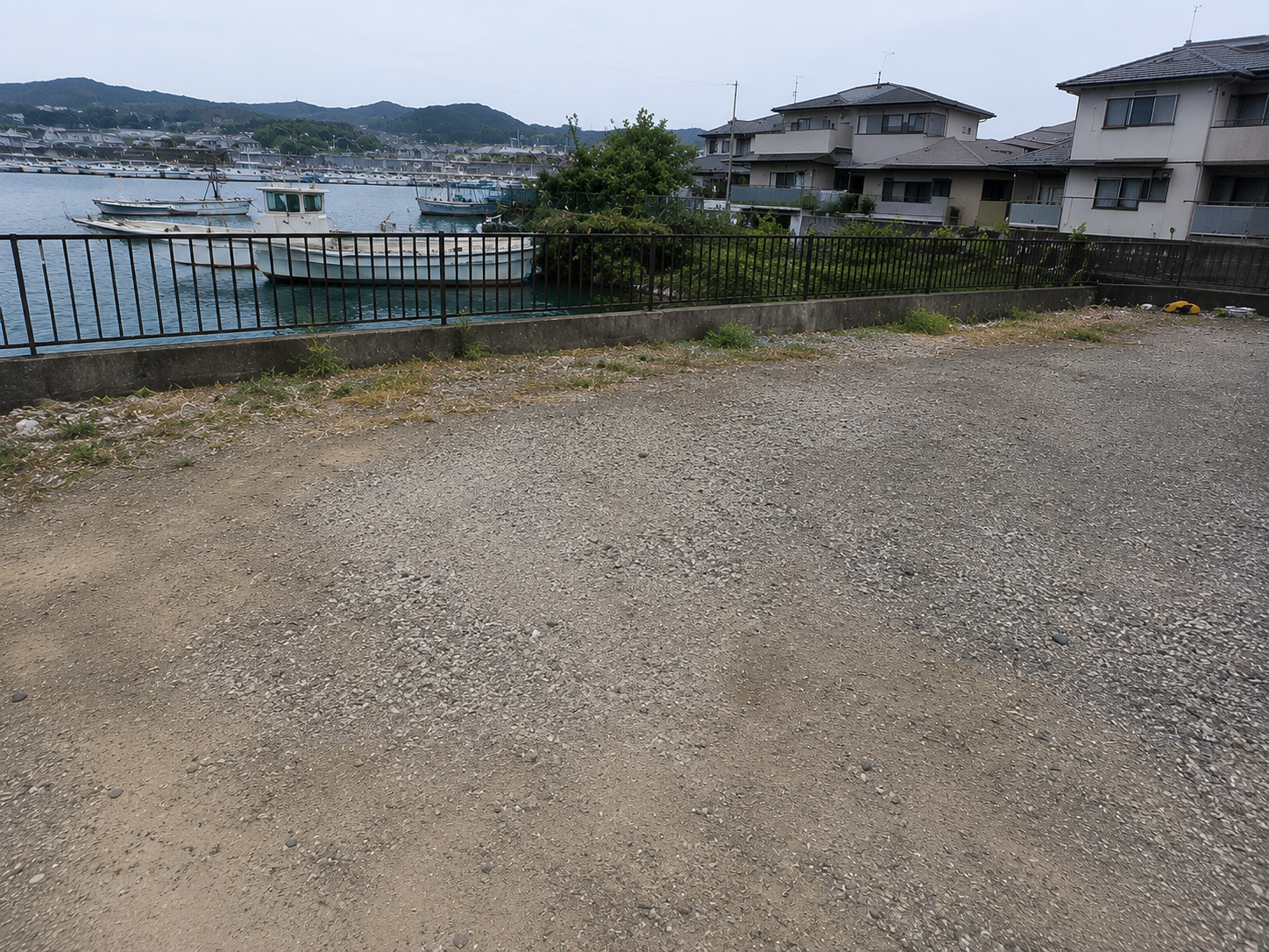 船と船外機を搬出した後の保管場所