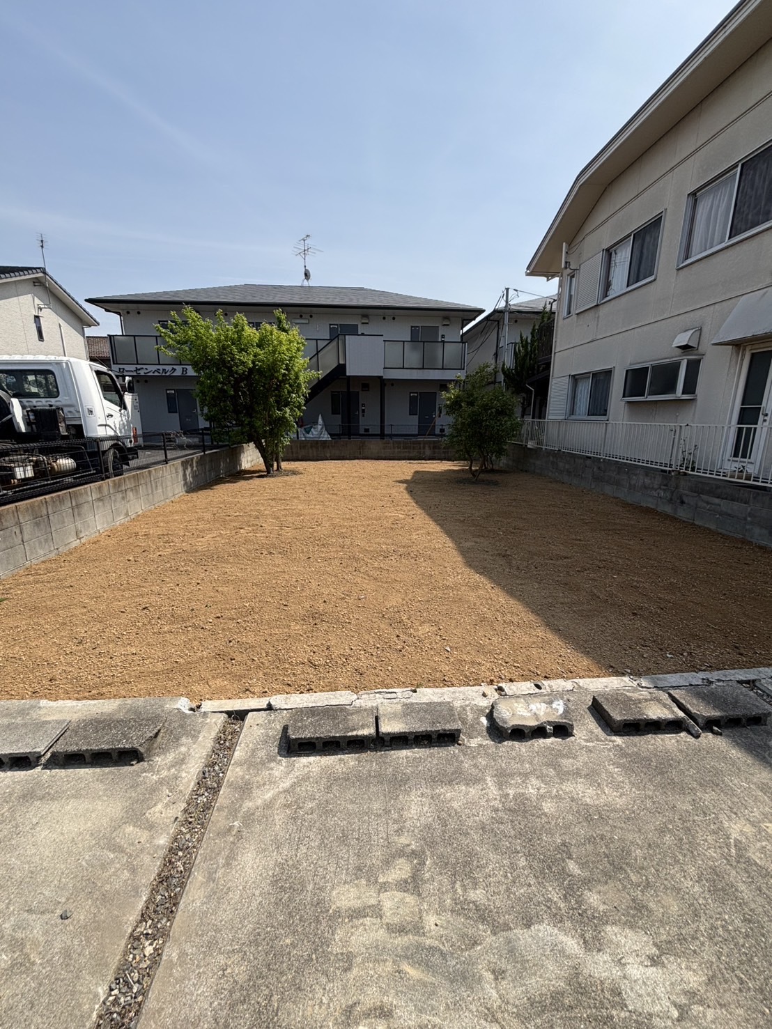 玉野市田井の売却予定地を除草し真砂土で整地した作業後の状態